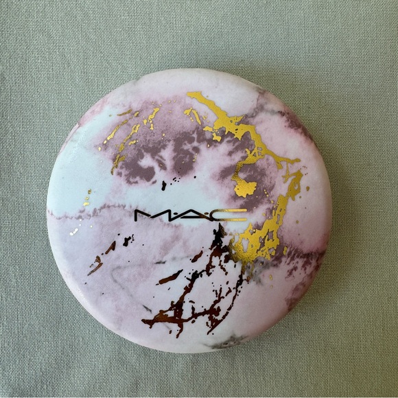 MAC Cosmetics Next To Nothing Bronzing Powder - Picture 2 of 8